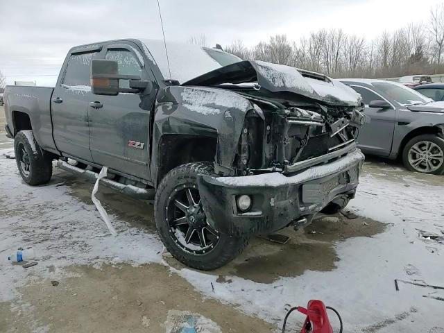 2019 Chevrolet Silverado - Image 11