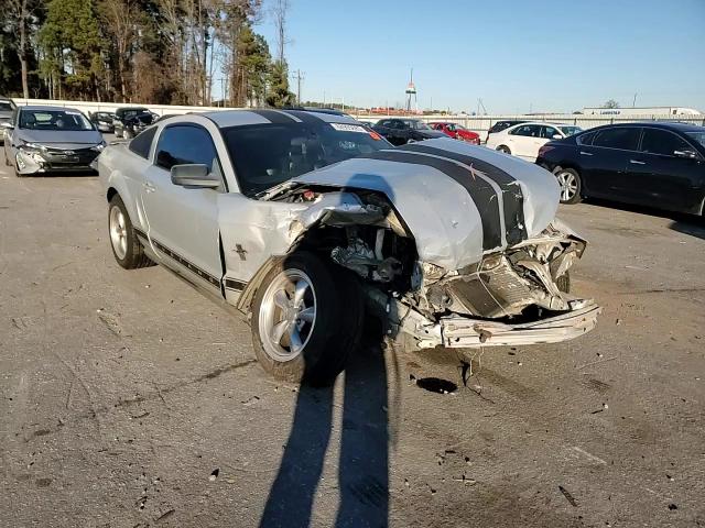 2007 Ford Mustang - Image 11