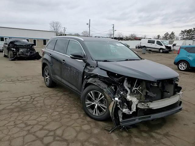 2016 Toyota Highlander - Image 12
