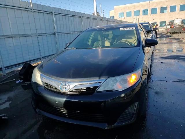 2012 Toyota Camry - Image 13