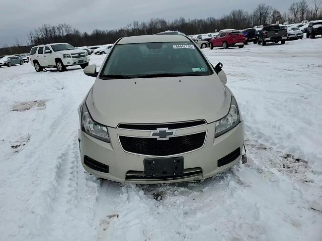 2014 Chevrolet Cruze - Image 13