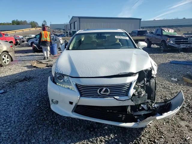 2015 Lexus ES - Image 13