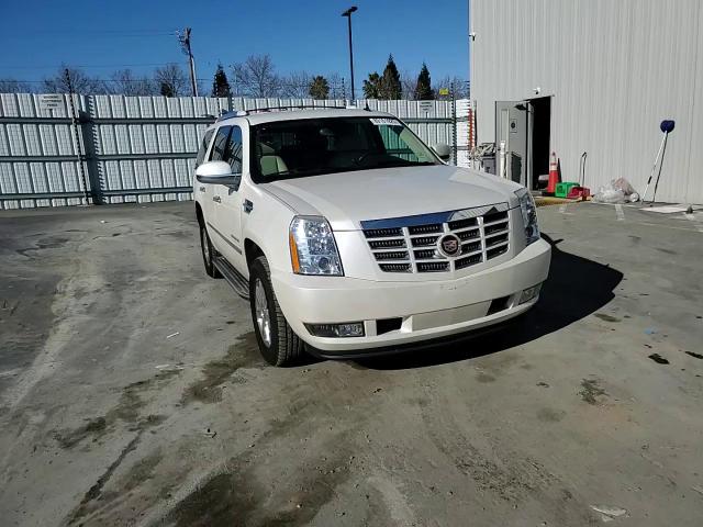 2007 Cadillac Escalade - Image 11