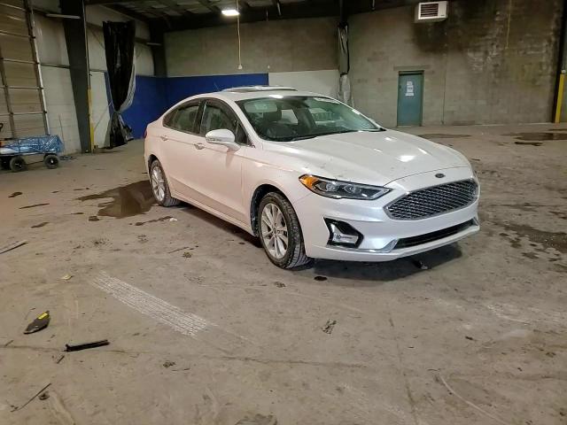 2019 Ford Fusion - Image 14