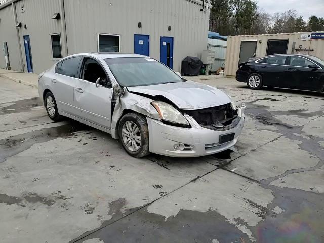 2010 Nissan Altima - Image 11