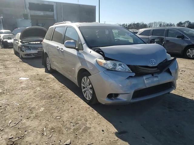 2013 Toyota Sienna - Image 11
