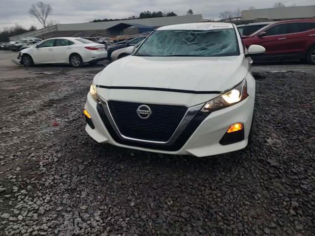 2020 Nissan Altima - Image 13