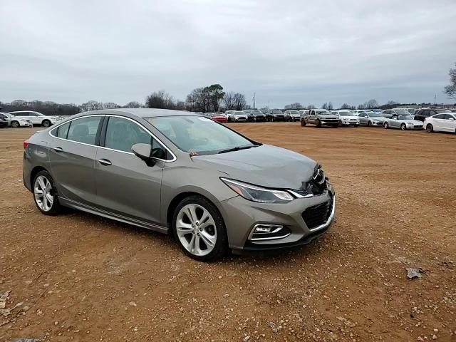 2017 Chevrolet Cruze - Image 10