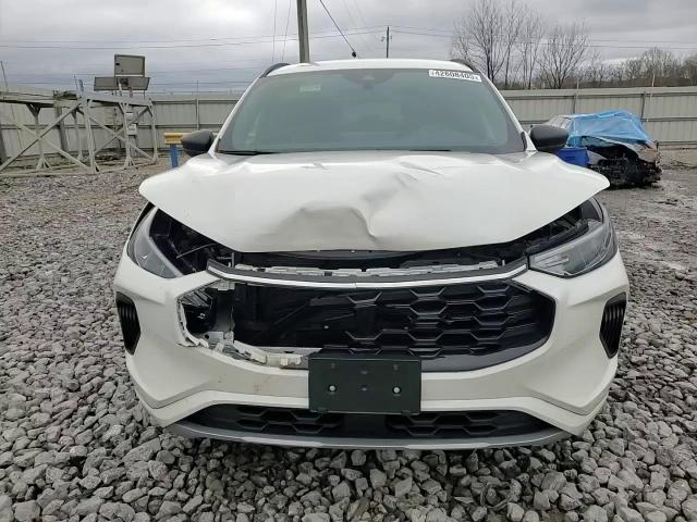 2023 Ford Escape - Image 11