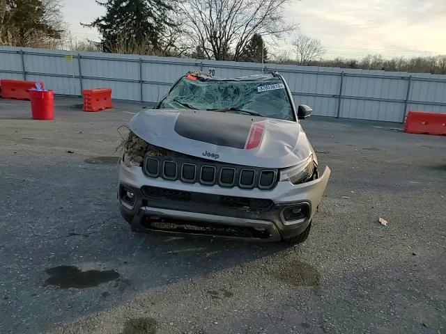 2022 Jeep Compass - Image 11