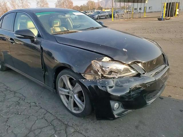 2011 Lexus IS - Image 11
