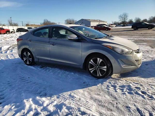 2016 Hyundai Elantra - Image 10
