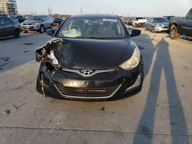 2016 Hyundai Elantra - Image 10