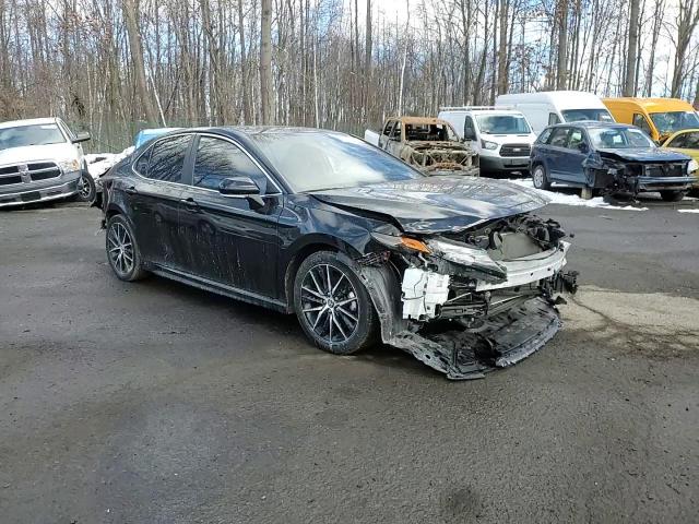 2022 Toyota Camry - Image 11