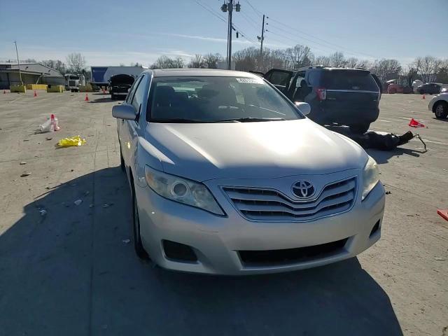 2010 Toyota Camry - Image 11
