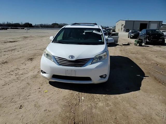 2011 Toyota Sienna - Image 12