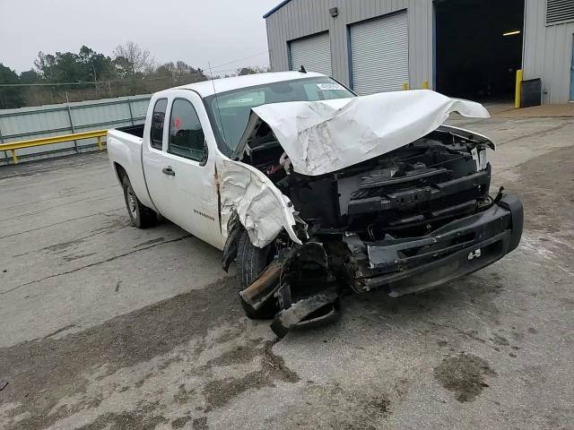 2009 Chevrolet Silverado - Image 11