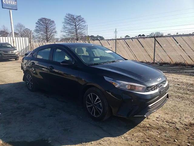 2023 Kia Forte - Image 11