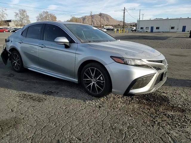 2022 Toyota Camry - Image 10