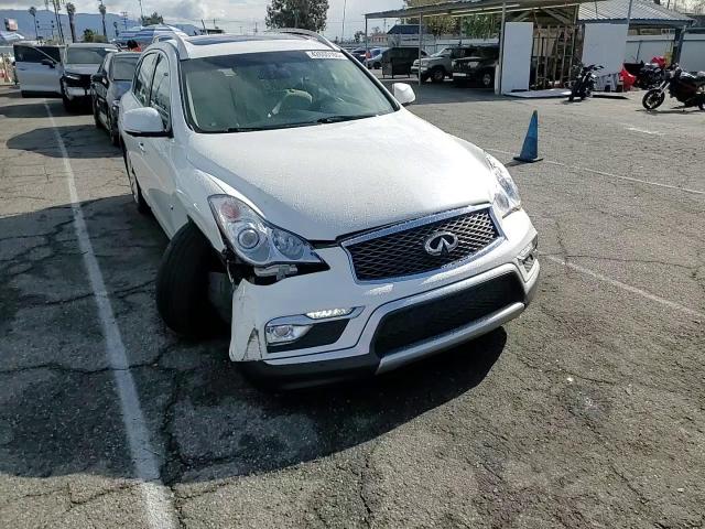 2017 Infiniti QX50 - Image 12