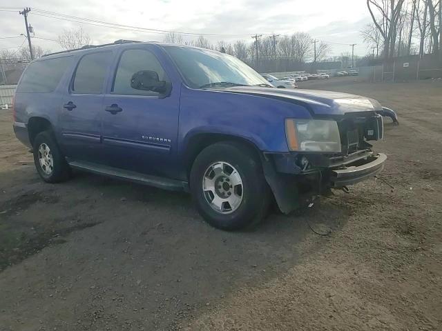 2010 Chevrolet Suburban - Image 11