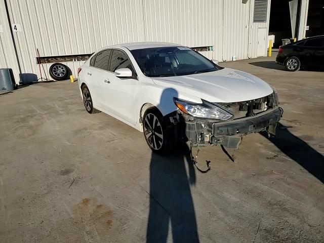 2018 Nissan Altima - Image 11