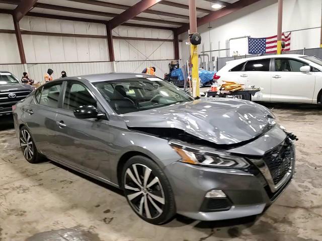 2019 Nissan Altima - Image 10