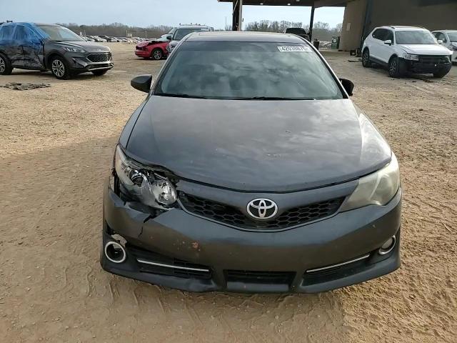 2013 Toyota Camry - Image 11