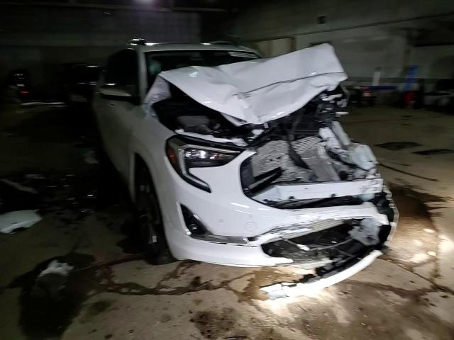 2019 GMC Terrain - Image 10