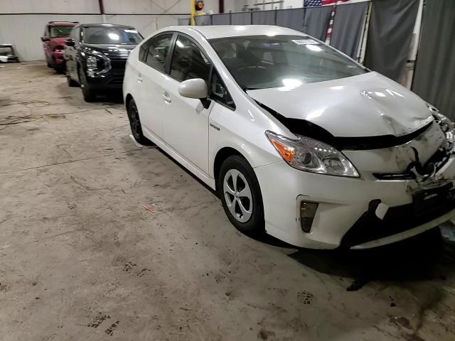 2015 Toyota Prius - Image 13