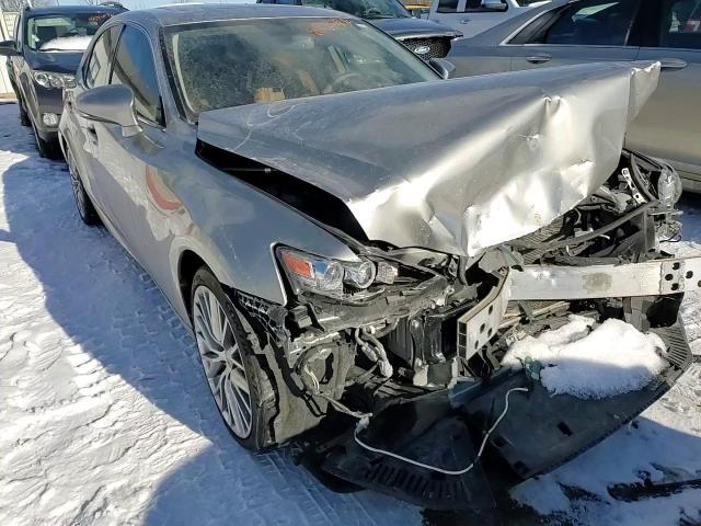 2016 Lexus IS - Image 14