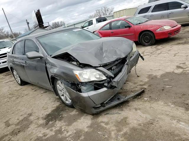 2007 Toyota Avalon - Image 10