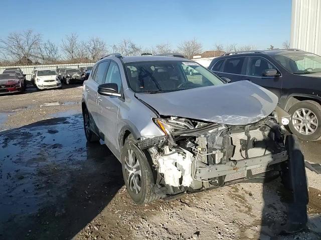 2017 Toyota RAV 4 - Image 12