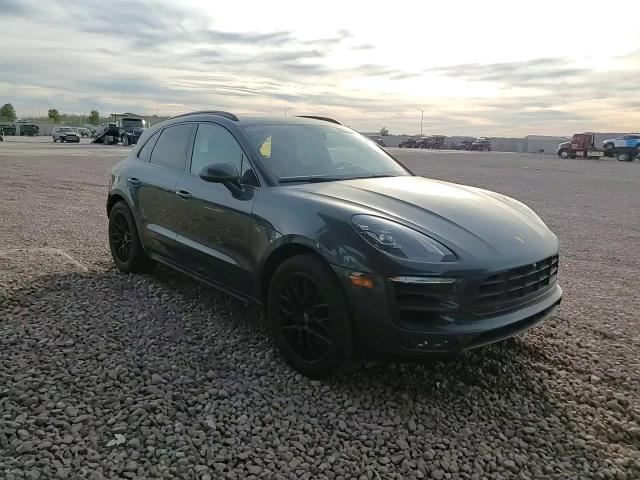 2017 Porsche Macan - Image 12