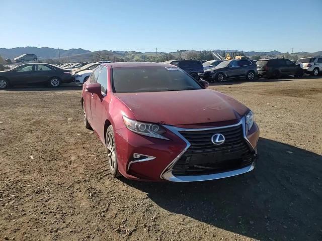 2016 Lexus ES - Image 10