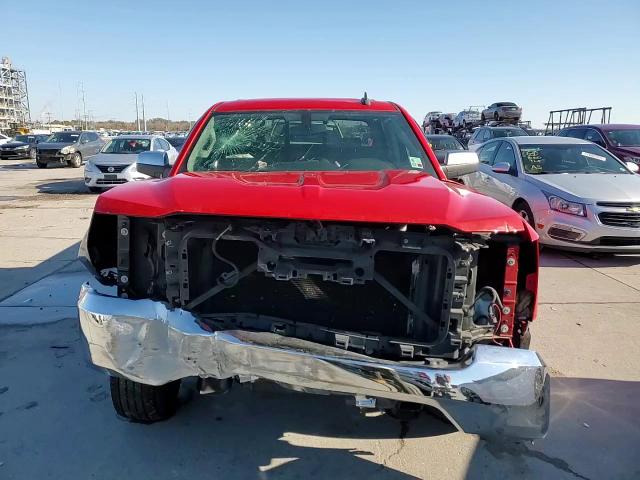 2016 Chevrolet Silverado - Image 11