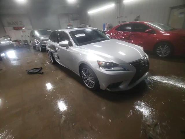 2015 Lexus IS - Image 13