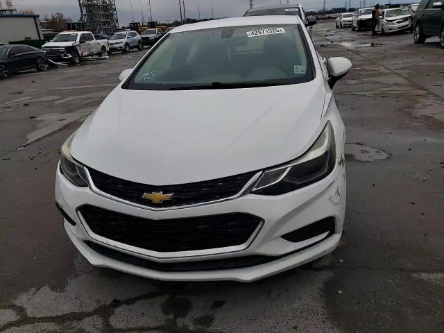2017 Chevrolet Cruze - Image 10