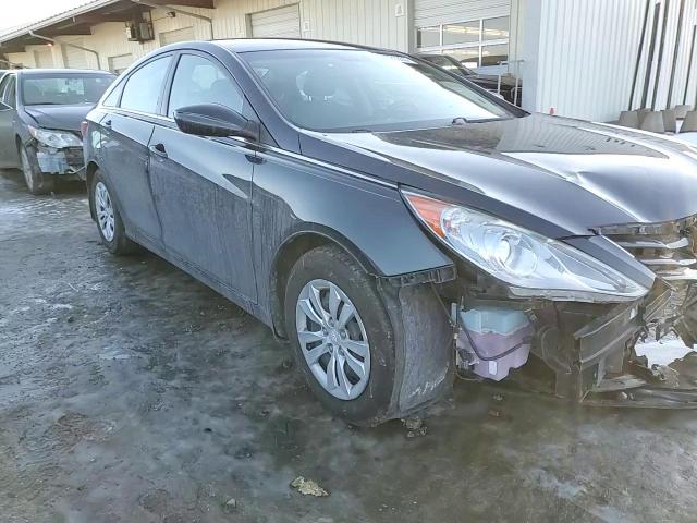 2011 Hyundai Sonata - Image 11
