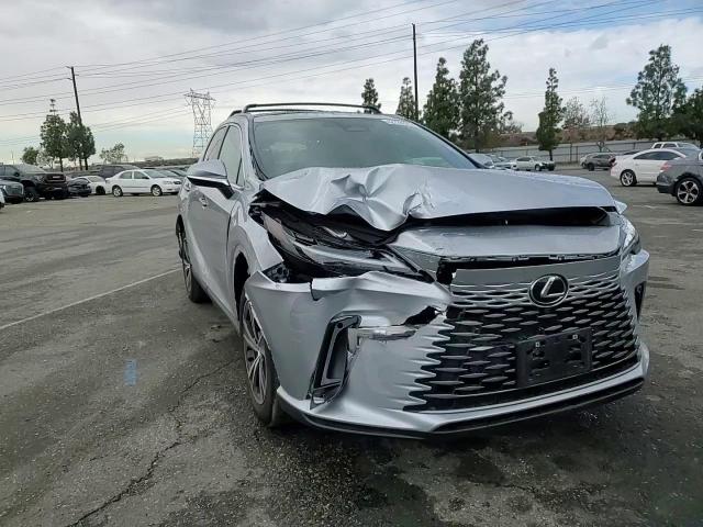 2023 Lexus RX - Image 11
