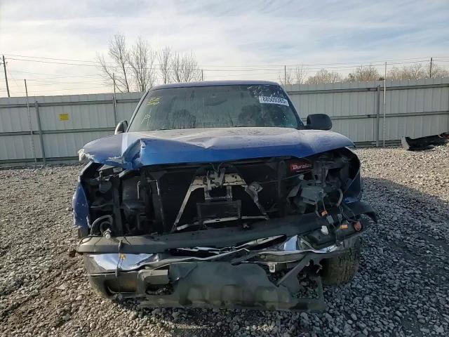 2004 Chevrolet Silverado - Image 10