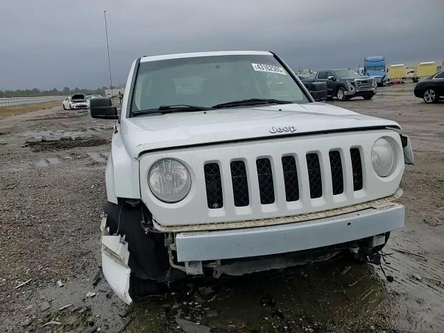2015 Jeep Liberty (Patriot) - Image 10