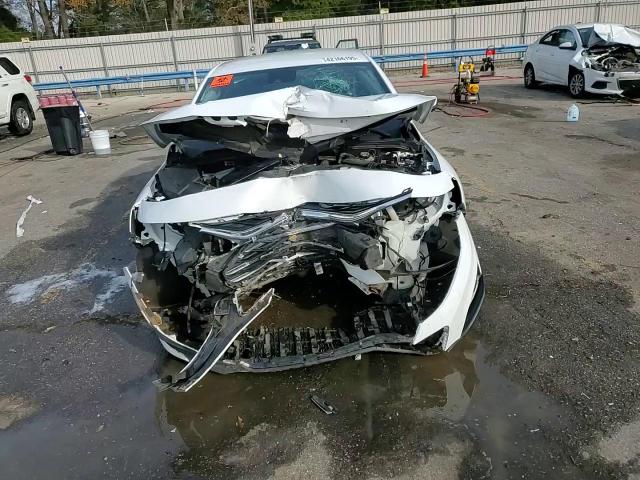 2021 Chevrolet Malibu - Image 13