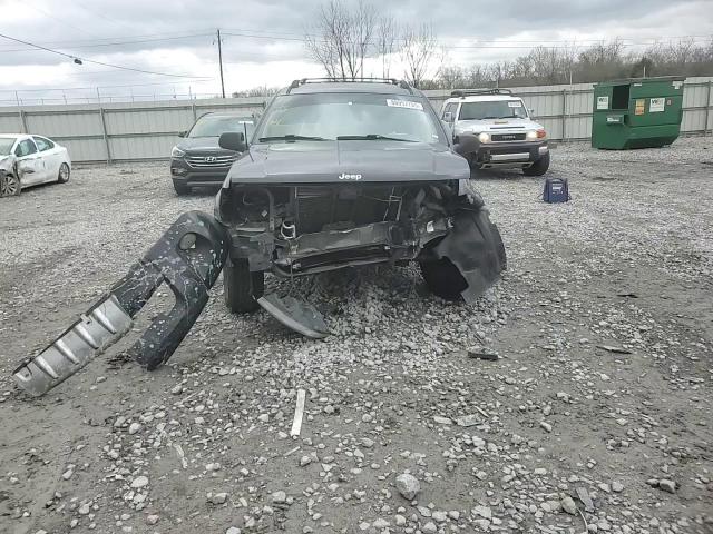 2004 Jeep Grand Cherokee - Image 12