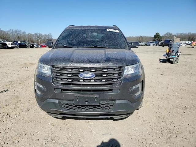 2017 Ford Explorer - Image 12
