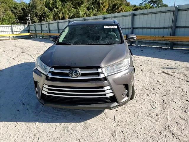 2019 Toyota Highlander - Image 12