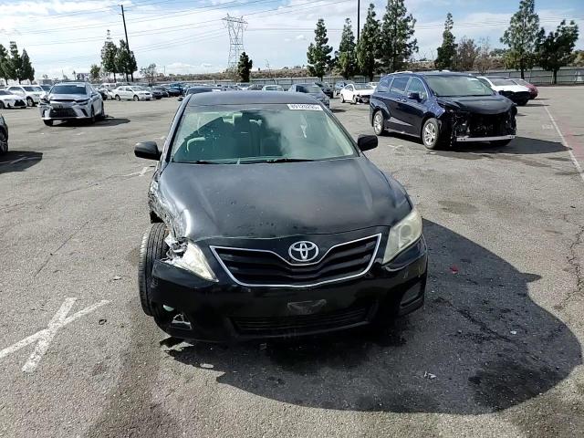 2011 Toyota Camry - Image 10