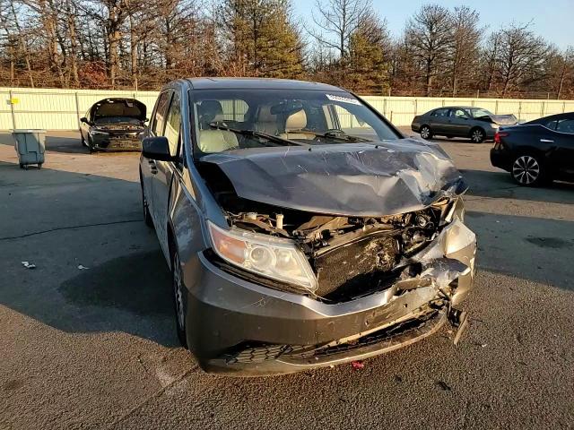 2012 Honda Odyssey - Image 12