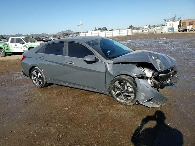 2023 Hyundai Elantra - Image 10