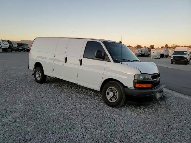 2018 Chevrolet Express - Image 11